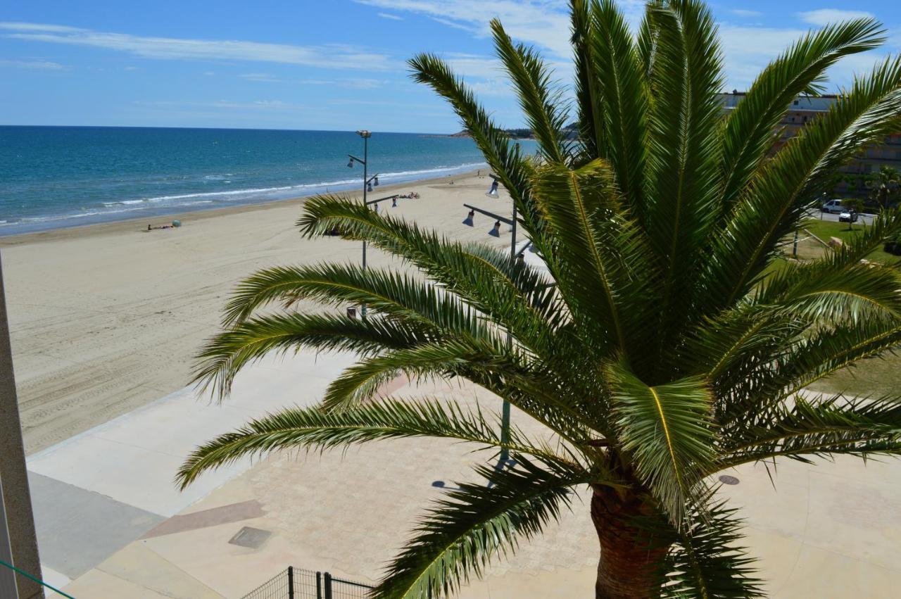 Relax Apartment La Pineda Bagian luar foto