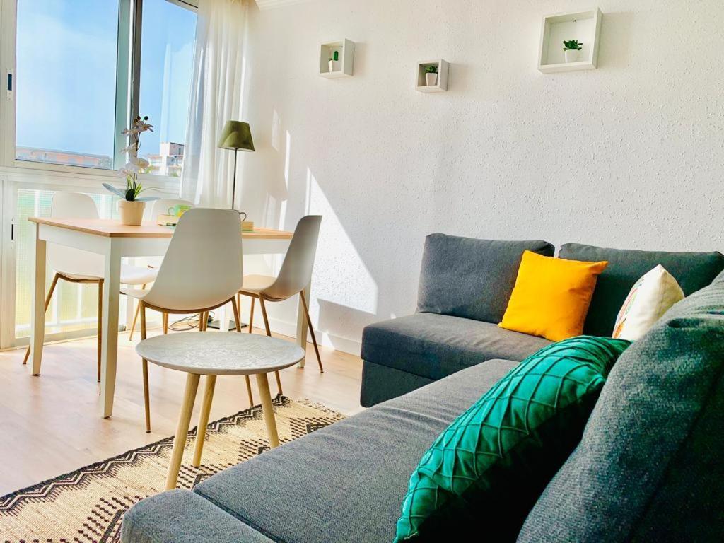 Relax Apartment La Pineda Bagian luar foto
